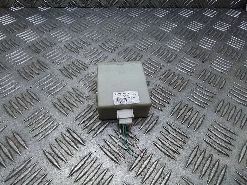 Door central lock control unit/module – Toyota Avensis T250 (2006-2009)