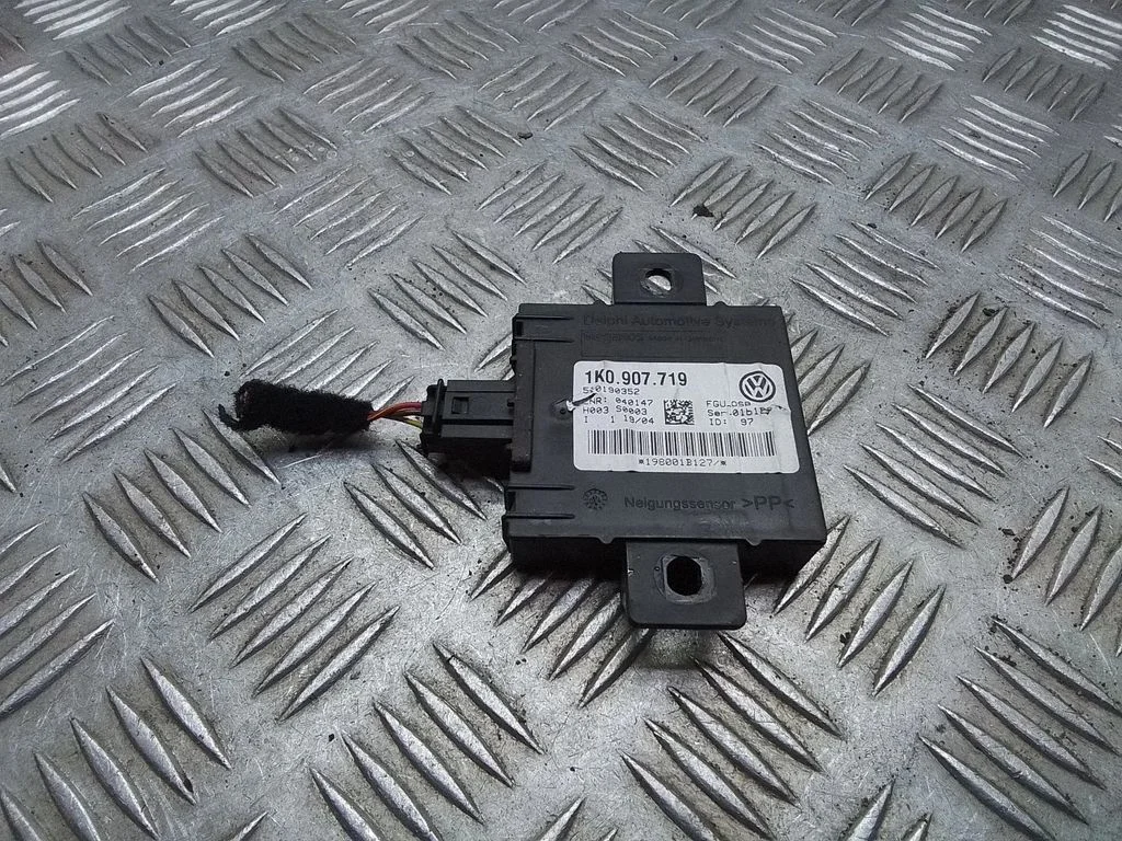 Signalizācijas vadības bloks – Volkswagen Touran I (2003-2010)