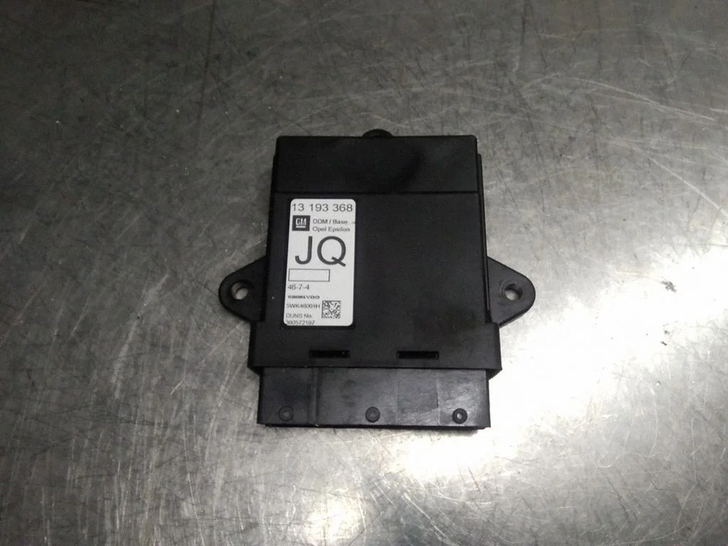 Centrālās slēgšanas vadības bloks – Opel Vectra C (2002-2005)