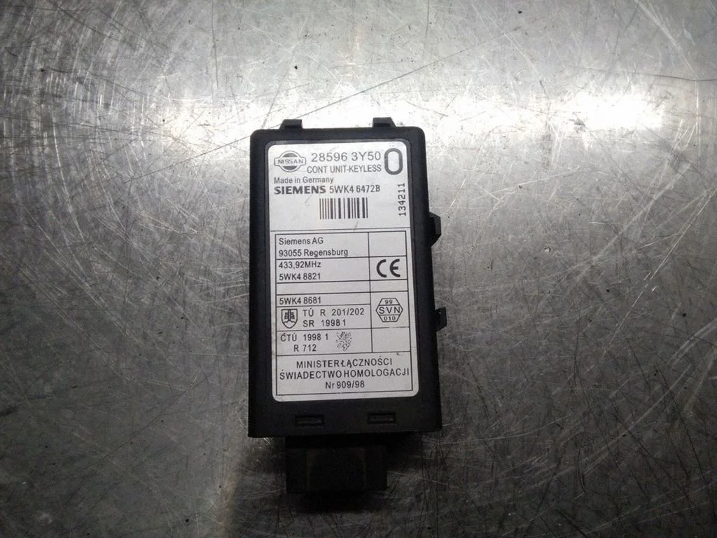 Centrālās slēgšanas vadības bloks – Nissan X-Trail T30 (2001-2007)