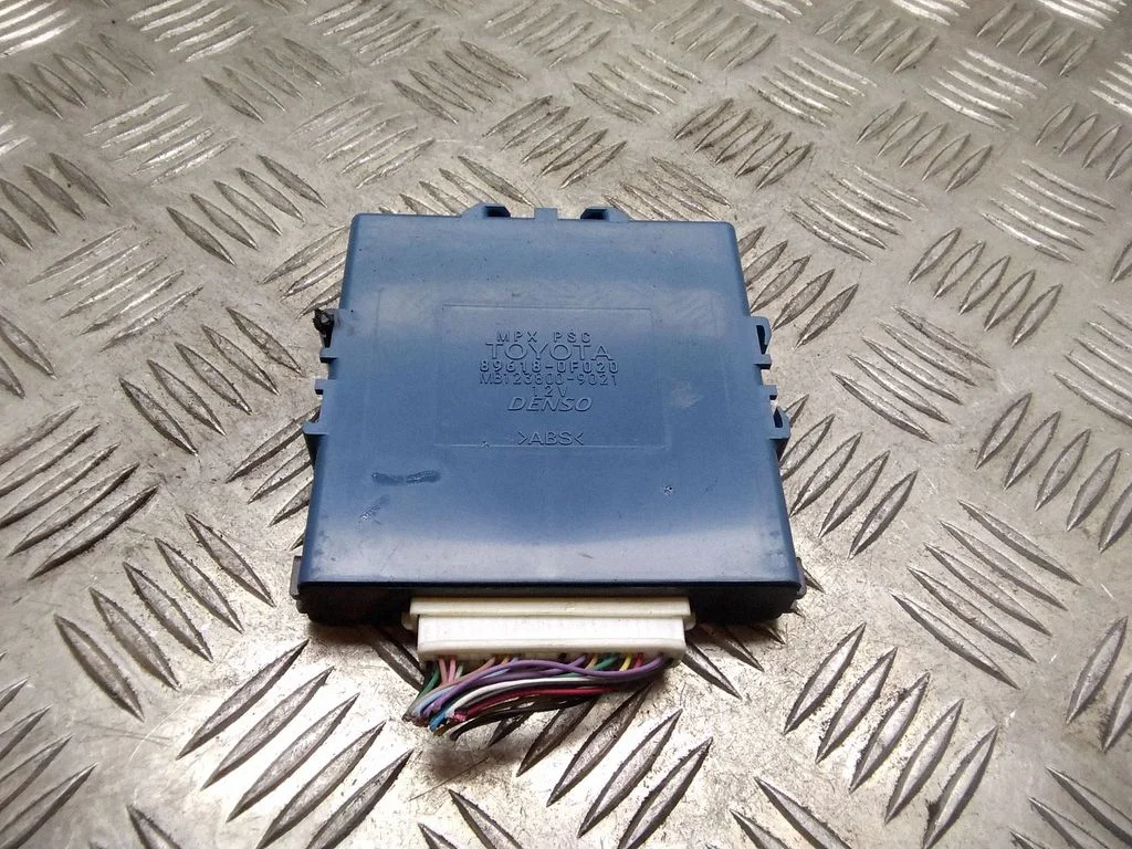 Aizdedzes vadības bloks – Toyota Corolla Verso AR10 (2004-2009)