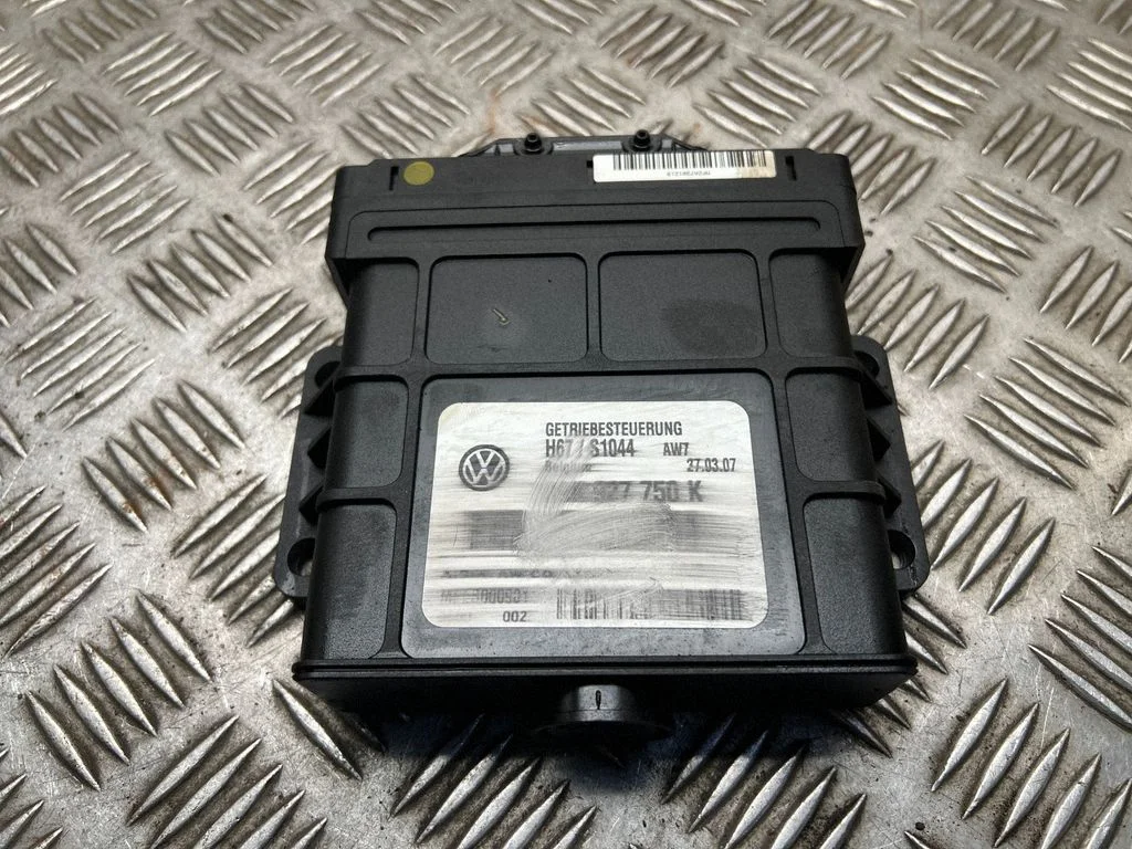 Pārnesumkārbas vadības bloks – Volkswagen Transporter - Caravelle T5 (2003-2015)
