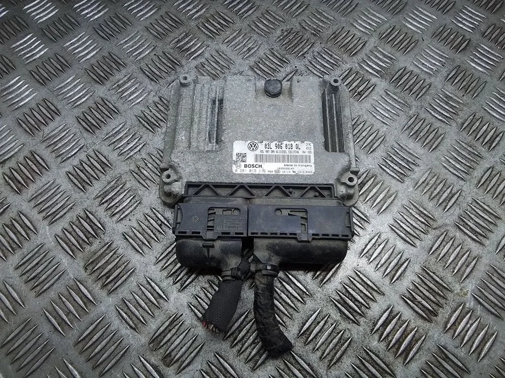 Dzinēja vadības bloks 03L906018QL