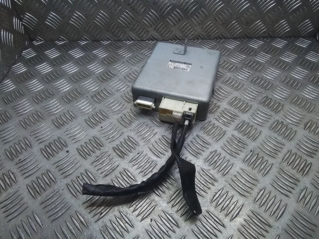 Power steering control unit/module – Toyota Prius (XW30) (2009-2015)