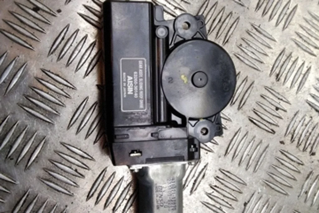 Katuseluugi juhtplokk – Lexus GS 300 350 430 450H (2005-2012)