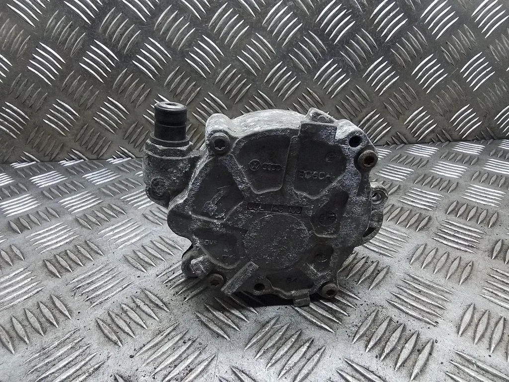 Vacuum pump – Volkswagen Transporter - Caravelle T5 (2003-2015)
