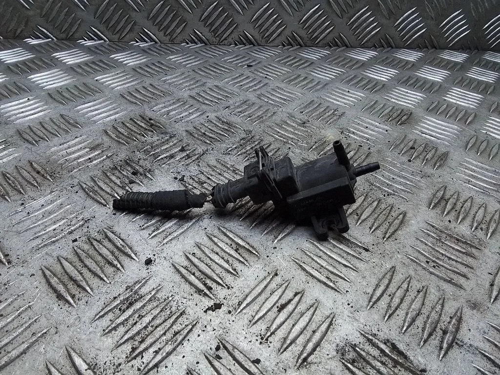 Vacuum valve 72244800