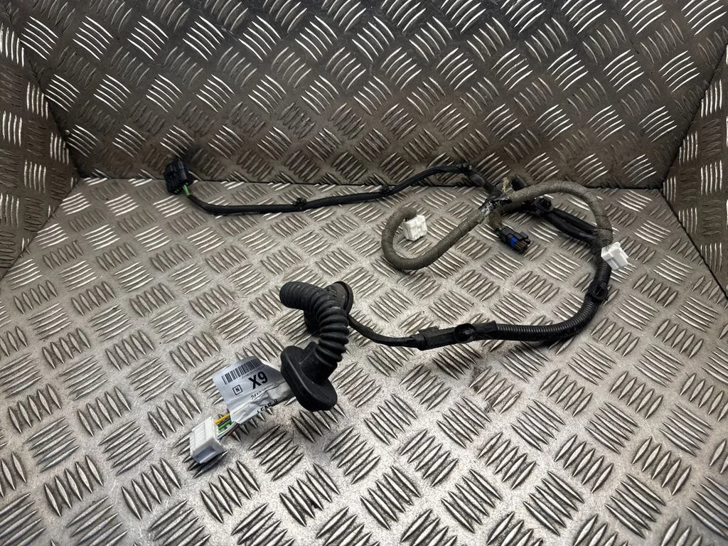 Aizmugurējo durvju vadu instalācija – Nissan Qashqai (2014-2016)
