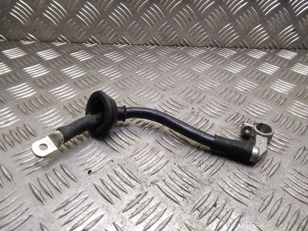 Positive cable (battery) – Volkswagen Touareg I (2002-2010)