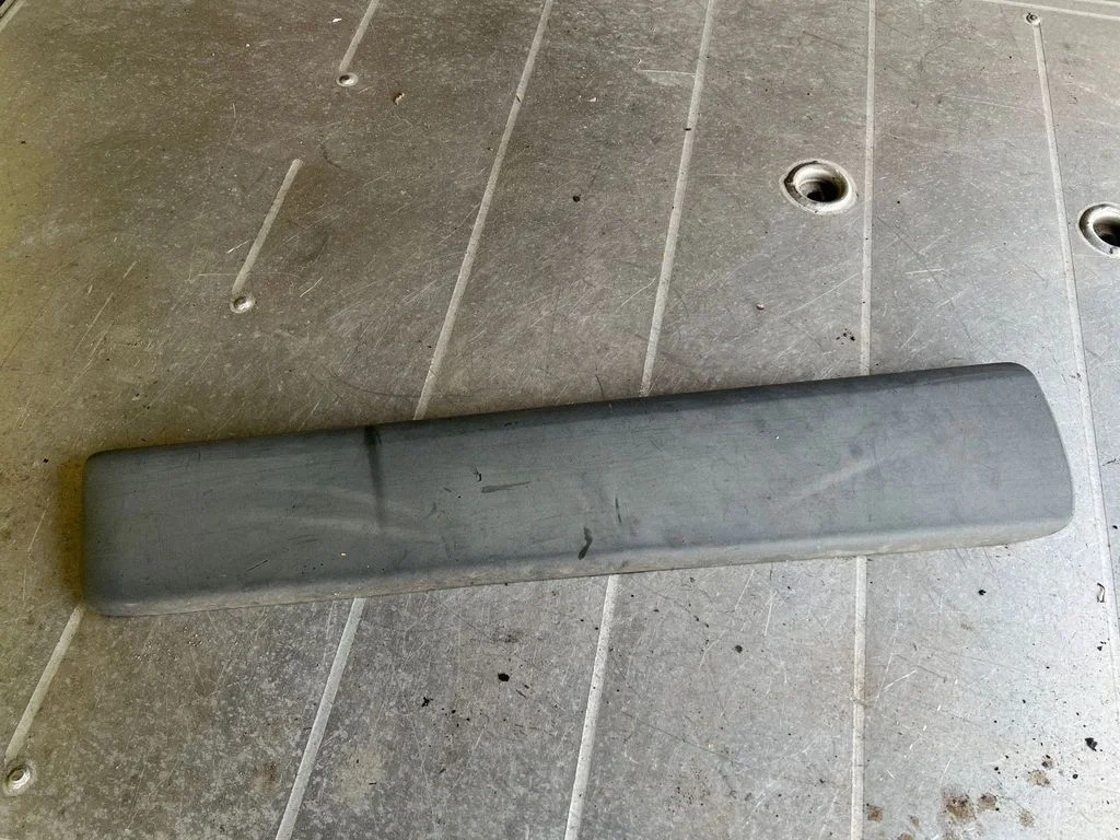 Front door trim (molding) – Opel Vivaro (2001-2014)
