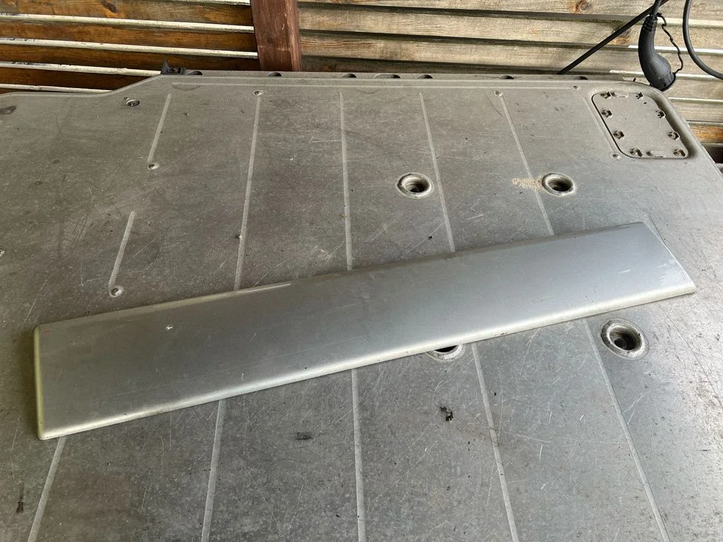 Front door trim (molding) – Opel Vivaro (2001-2014)