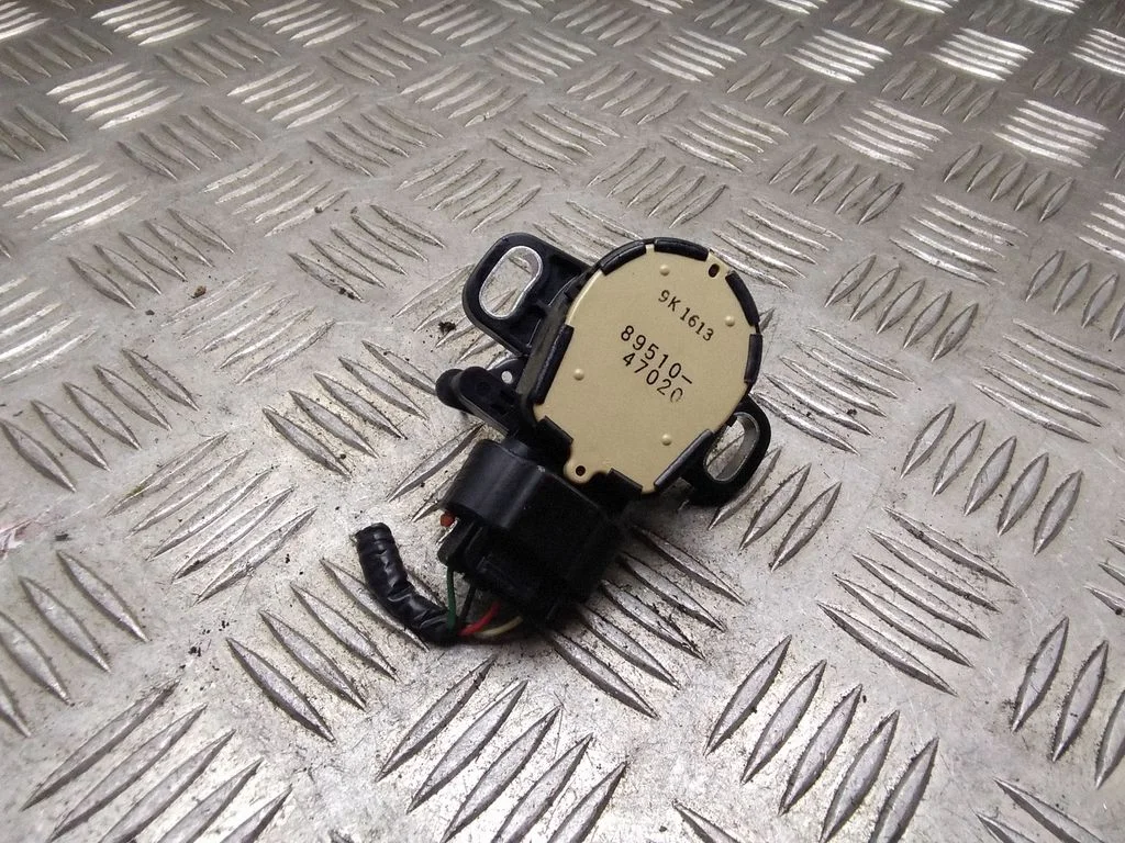 Accelerator pedal position sensor – Toyota Prius (XW30) (2009-2015)