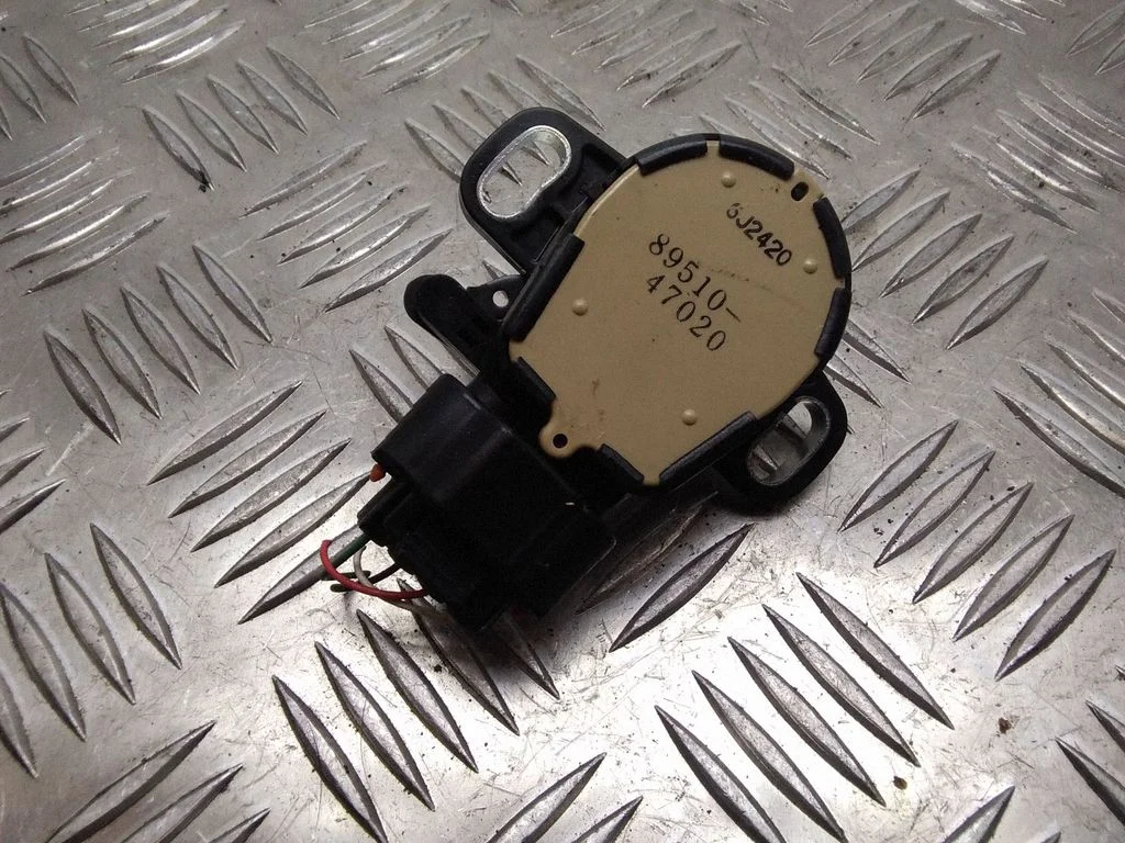 Accelerator pedal position sensor – Toyota Prius (XW20) (2003-2009)