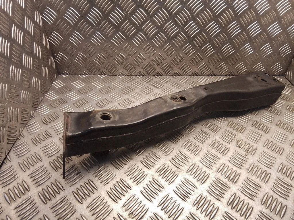 Wspornik pasa przedniego – Nissan Qashqai (2014-2016)