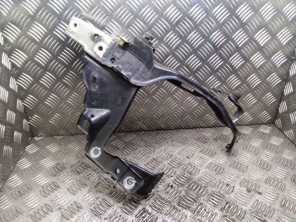 Radiatoru paneļa kronšteins – Opel Zafira B (2005-2014)