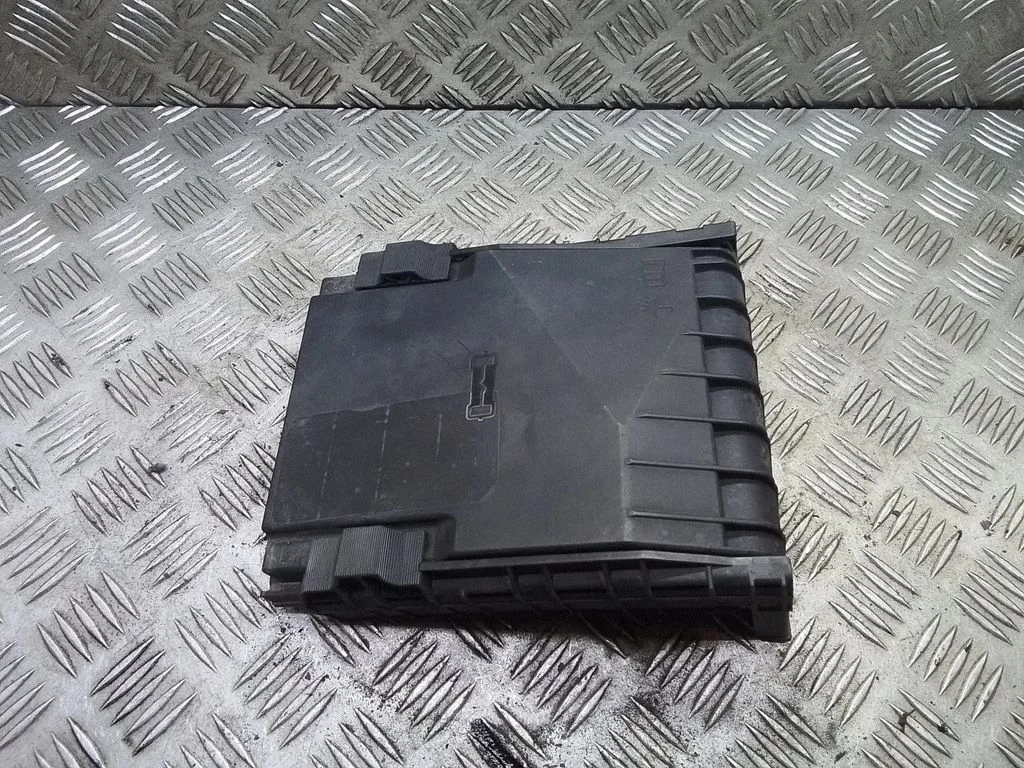 Kaitsmekarbi kaas 1K0937132F