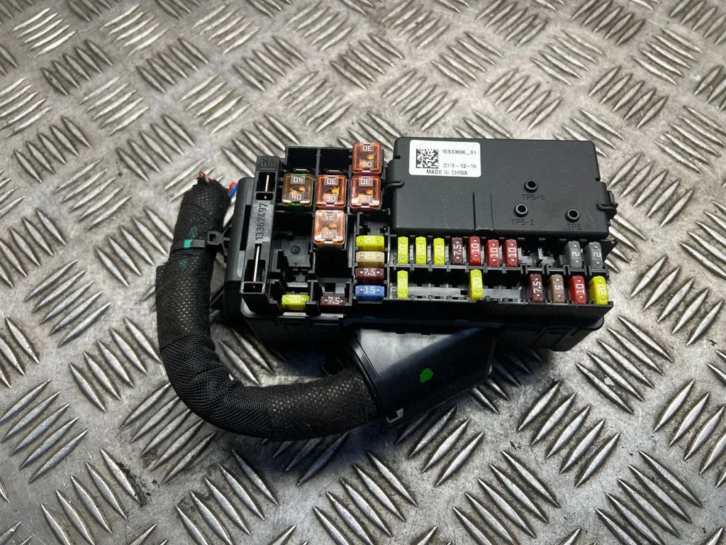 Fuse module – Opel Astra K (2015-2021)
