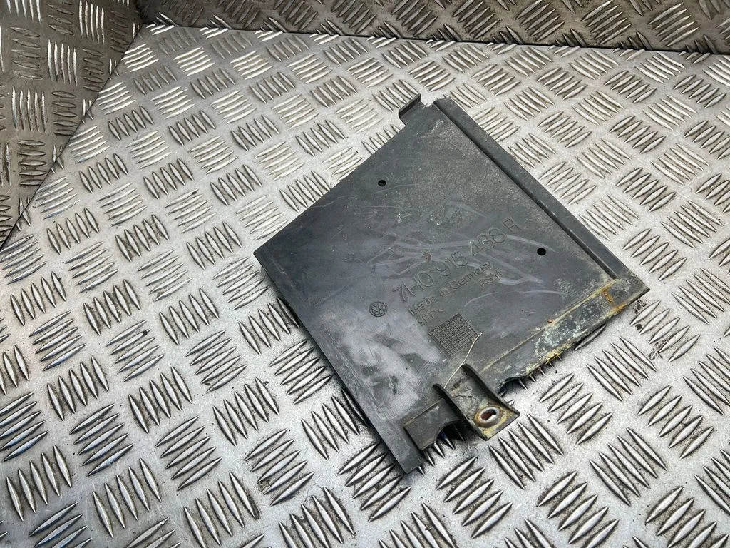 Battery tray heat shield 7H0915438A