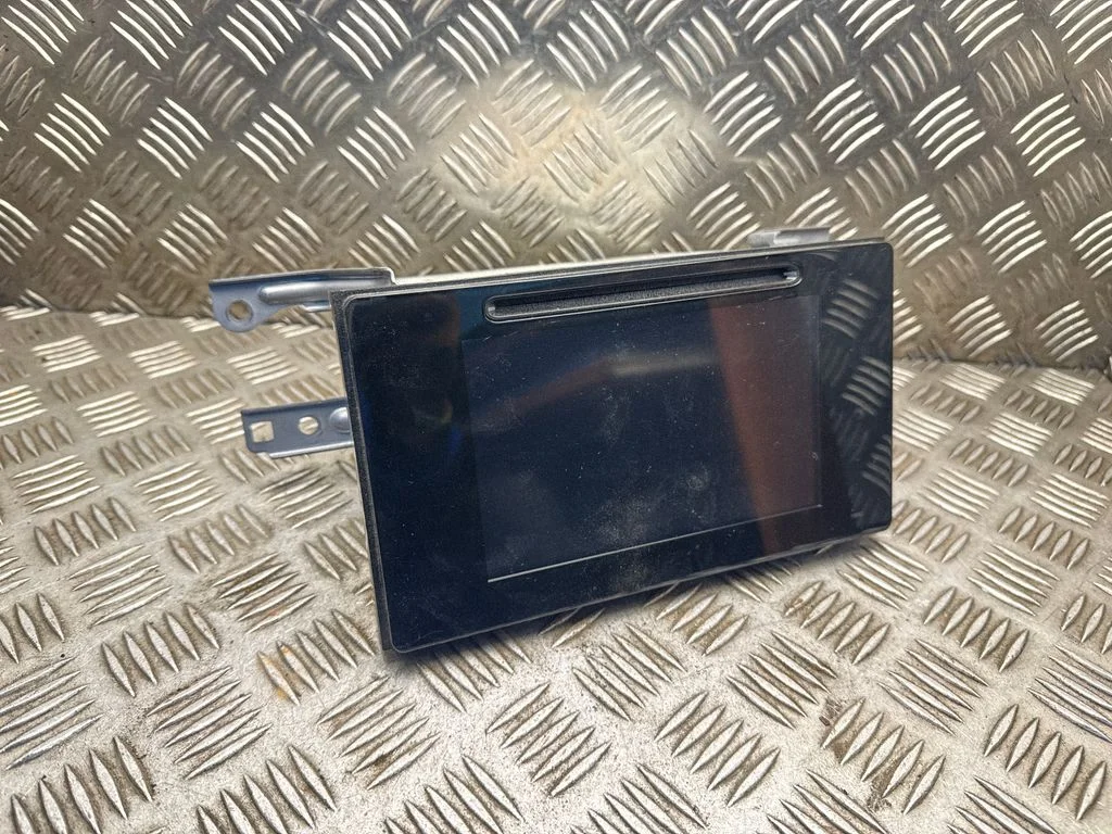 Radio/CD/DVD/GPS head unit – Toyota Auris E180 (2012-2018)