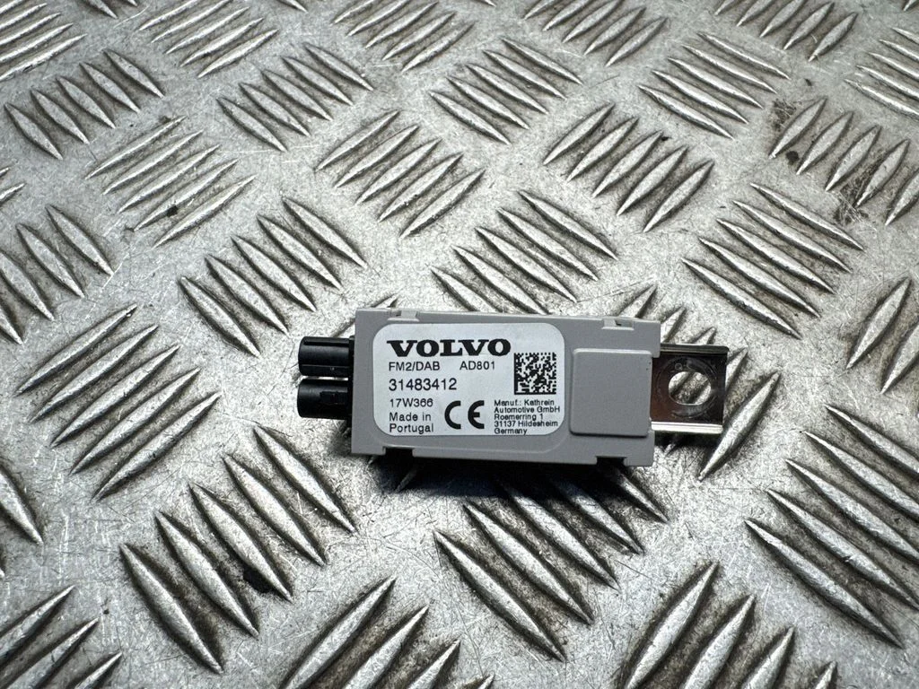 Antenas pastiprinātājs – Volvo XC90 (2014-)