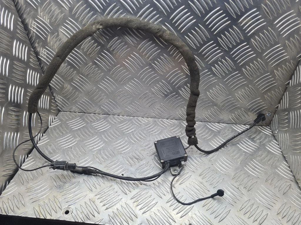 Antenas pastiprinātājs – Volkswagen Transporter - Caravelle T4 (1991-2003)