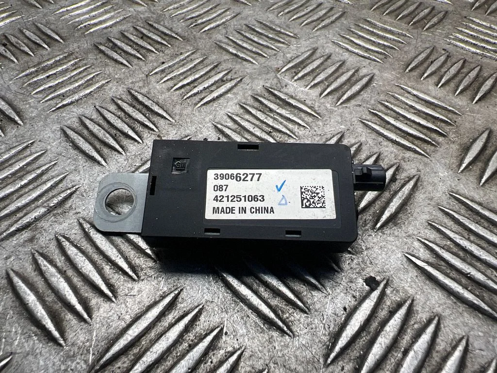 Antenas pastiprinātājs – Opel Astra K (2015-2021)