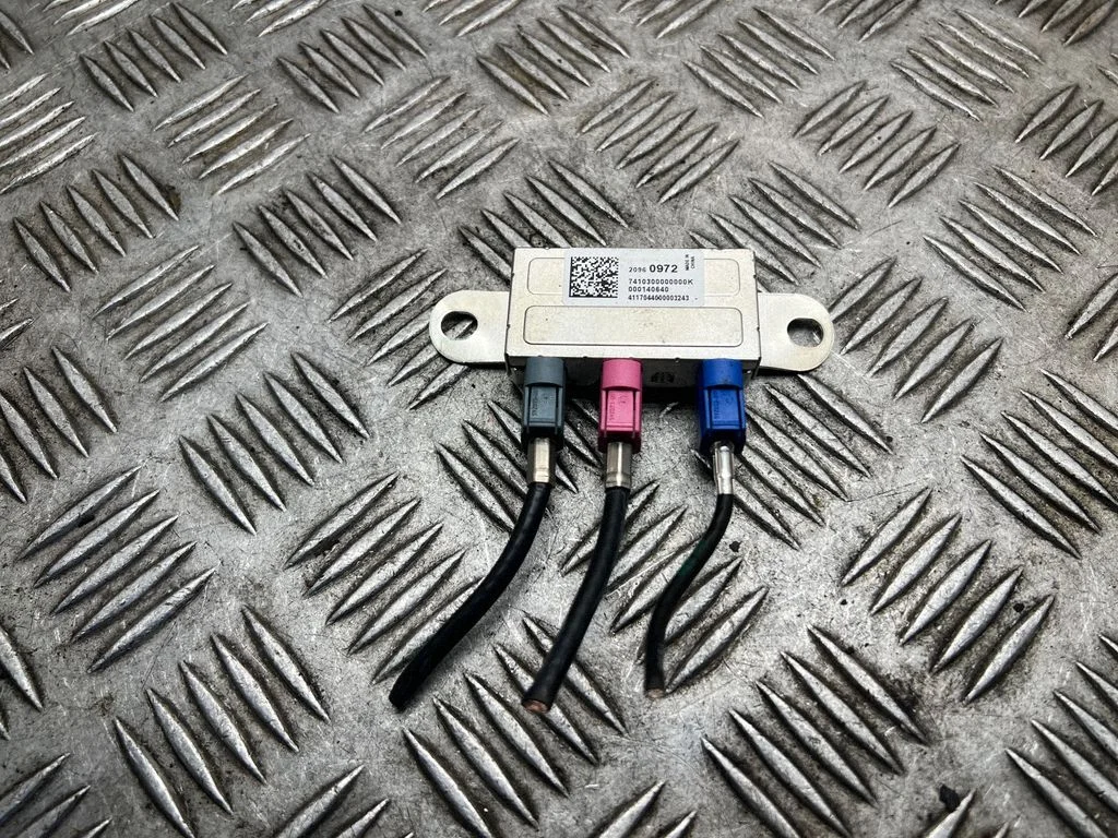 Antenas pastiprinātājs – Opel Astra K (2015-2021)