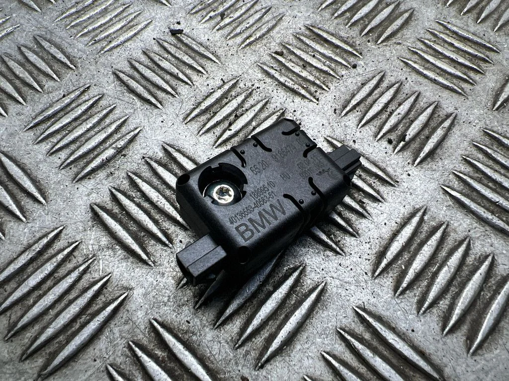 Aerial antenna amplifier – Mini Cooper Countryman R60 (2011-2016)