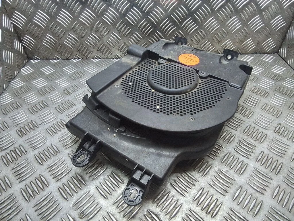 Subwoofer speaker – BMW 7 Series E65 E66 (2001-2008)