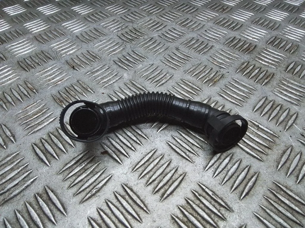 Karteriventilatsioon/-toru(d)/-voolik(ud) – Volkswagen Passat CC (2008-2016)