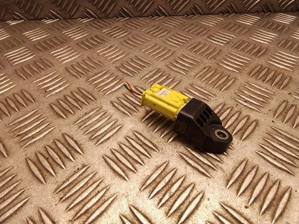 Airbag deployment crash/impact sensor – Toyota Auris E180 (2012-2018)