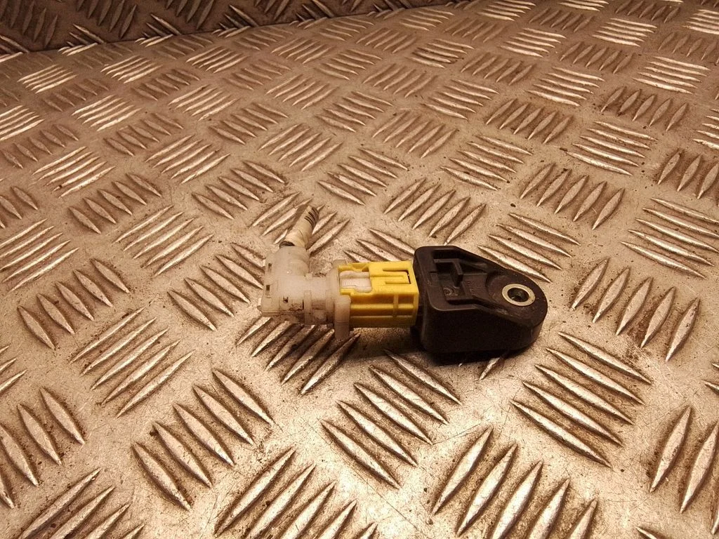 Airbag deployment crash/impact sensor – Toyota Auris E180 (2012-2018)