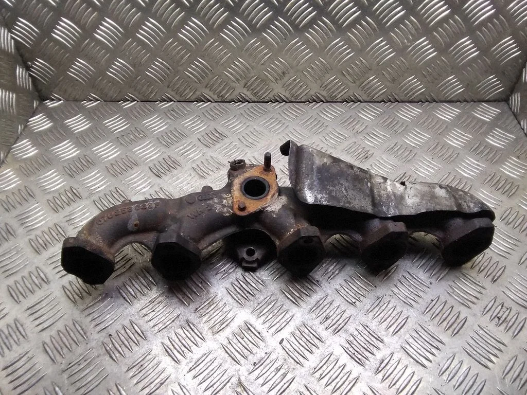Exhaust manifold – Volkswagen Transporter - Caravelle T5 (2003-2015)