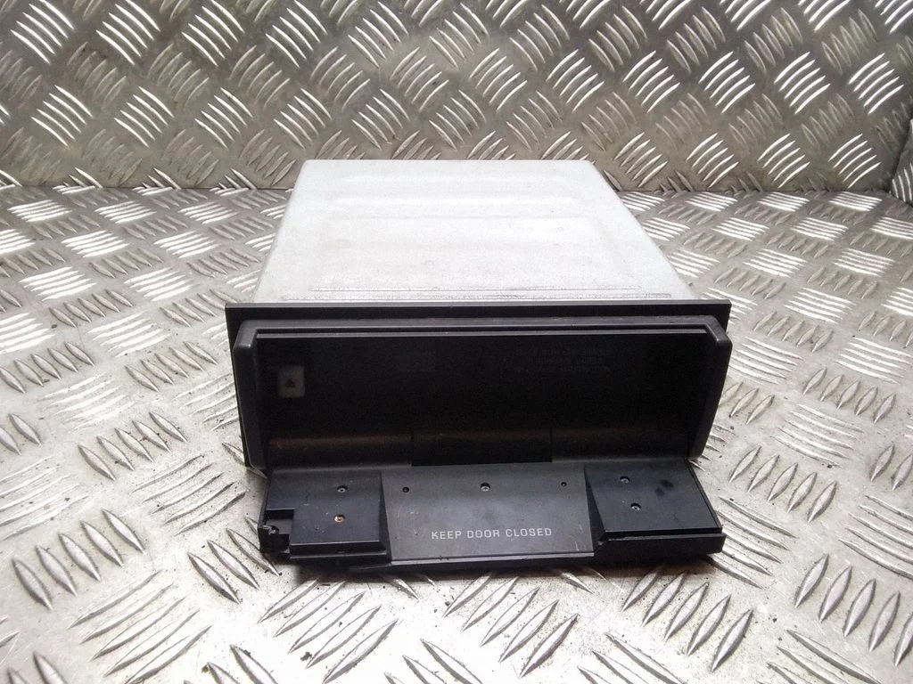 CD/DVD mainītājs 1S7F18C830AA