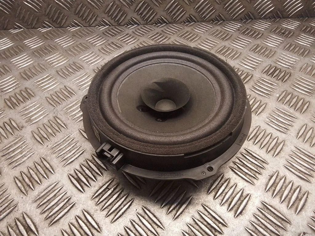 Rear door speaker – Ford Fiesta (2017-)