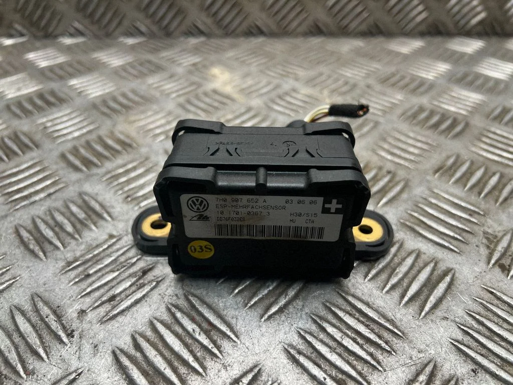 ESP (stabilitātes sistēmas) sensors (paātrinājuma sensors) – Volkswagen Transporter - Caravelle T5 (2003-2015)