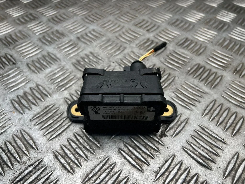ESP (stabilitātes sistēmas) sensors (paātrinājuma sensors) – Volkswagen Transporter - Caravelle T5 (2003-2015)