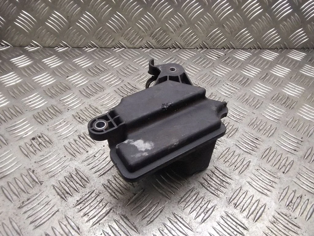 Vacuum air tank – Citroen C4 I (2004-2010)