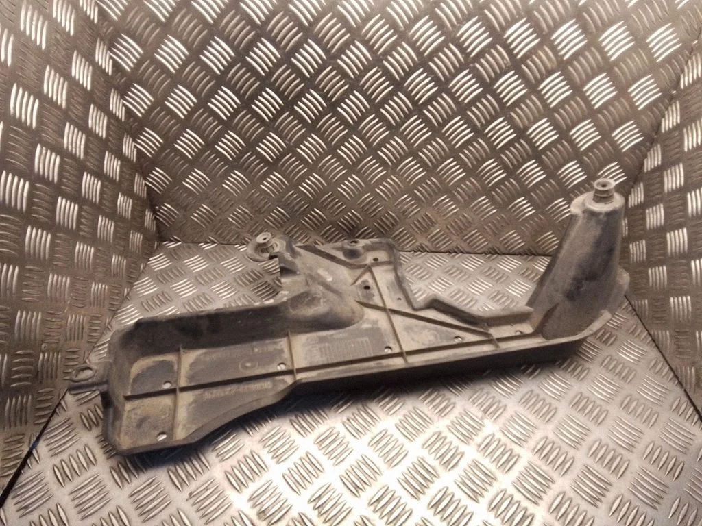 Rear underbody cover/under tray – Toyota Auris E180 (2012-2018)