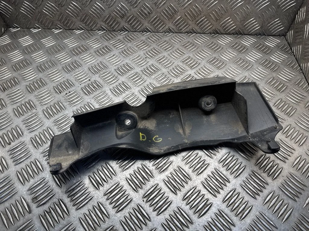 Aizmugurējās balstiekārtas apakšas aizsargs – Toyota Auris E180 (2012-2018)