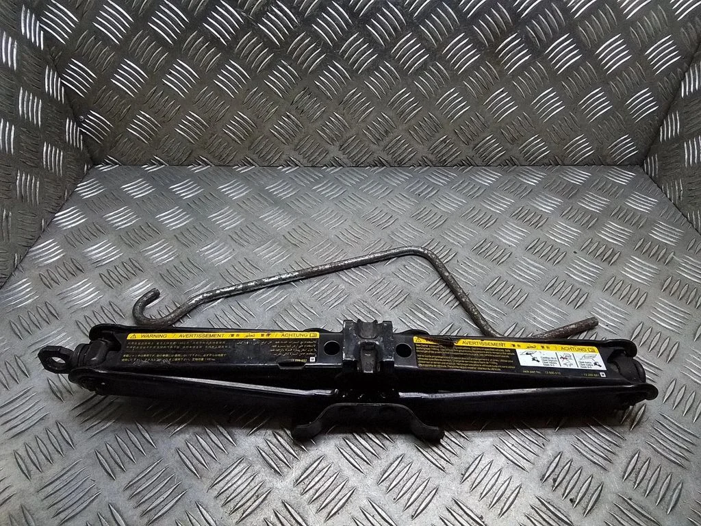 Lift Jack – Opel Astra H (2004-2012)