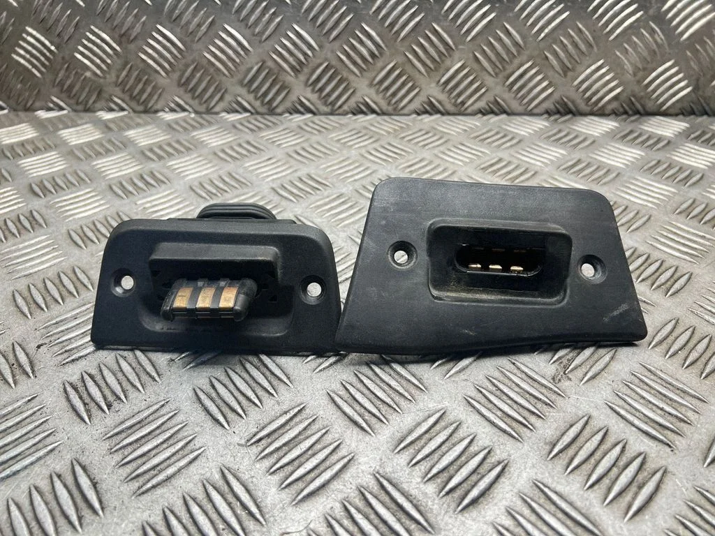 Sliding door contact joint – Volkswagen Transporter - Caravelle T5 (2003-2015)