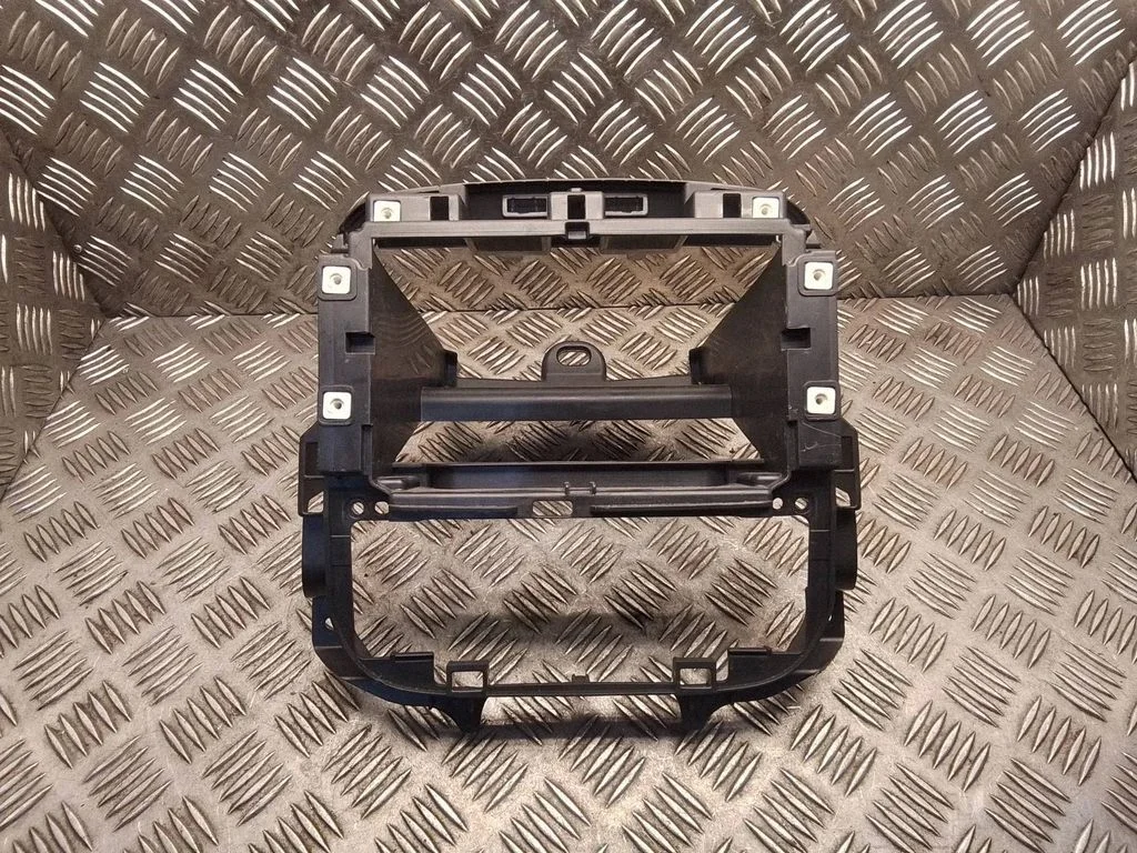 Radio/GPS head unit trim – Opel Vivaro (2014-2018)