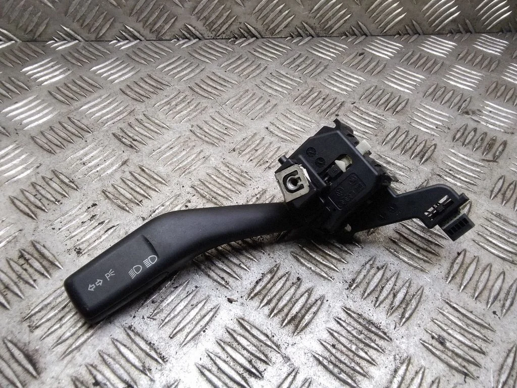 Suunatulede/tulede hoob – Skoda Octavia Mk2 (1Z) (2004-2013)