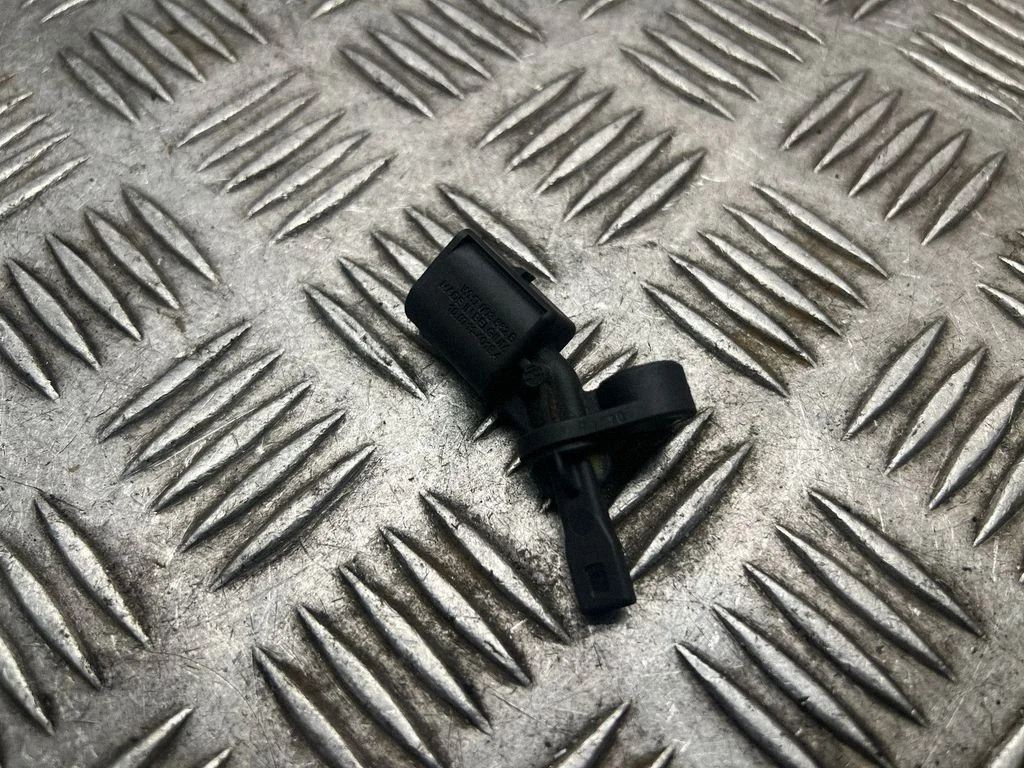 Aizmugurējais bremžu ABS devējs WHT003862B