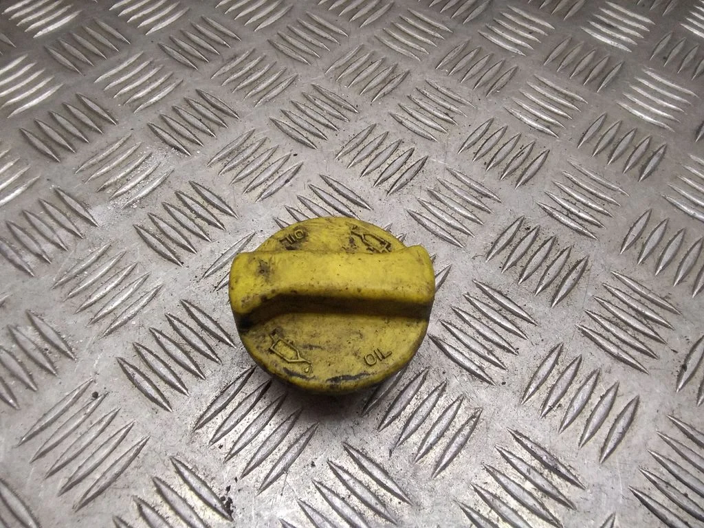 Oil filler cap – Opel Combo C (2001-2011)