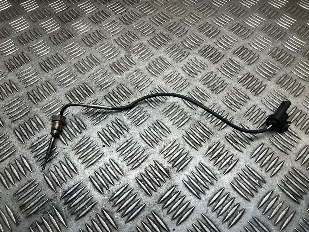 Exhaust gas temperature sensor 55592366