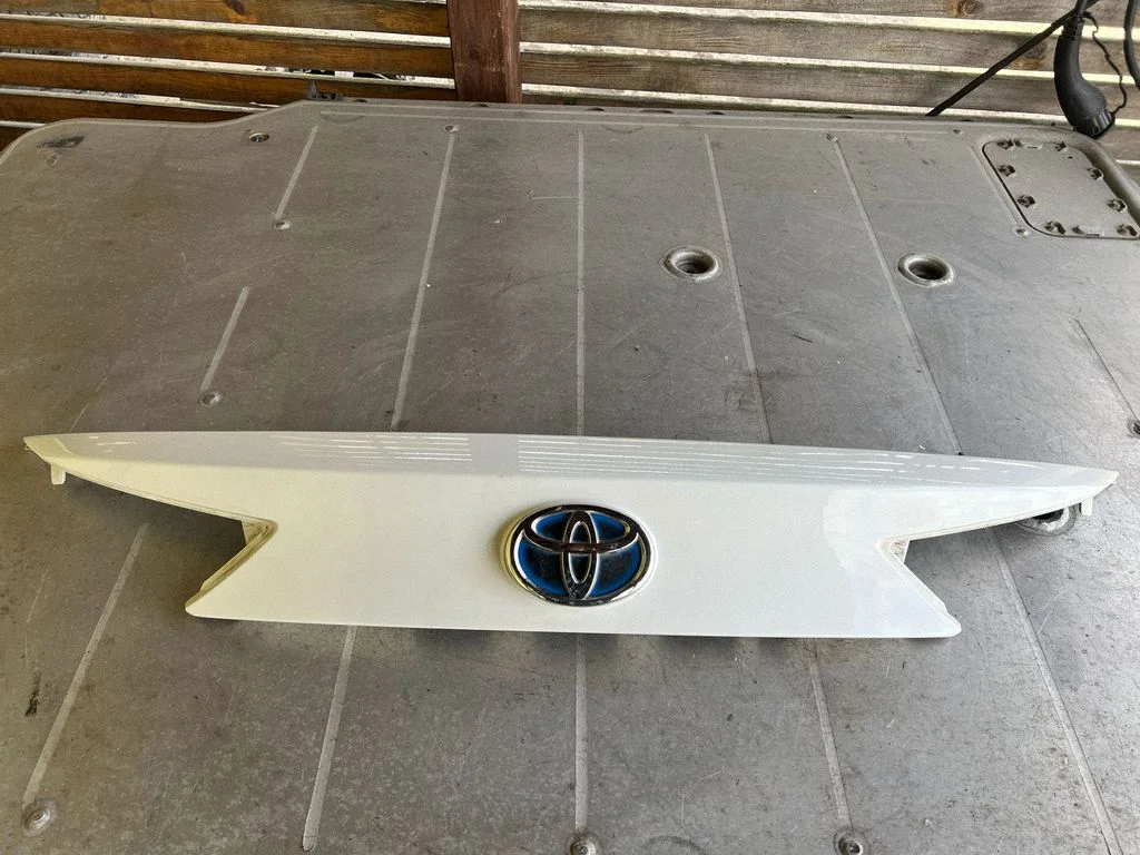 Tagaluugi kate – Toyota Auris E180 (2012-2018)