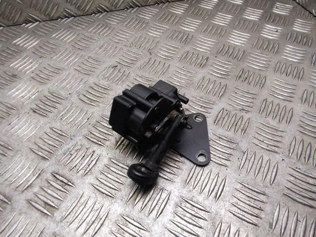 Virsbūves stikla (ventilācijas) atvēršanas motoriņš 7M0847079