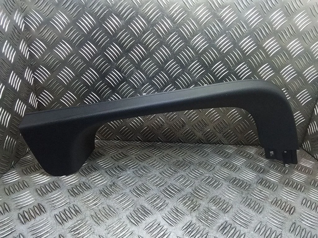 Tailgate trim – Peugeot Traveller (2016-)